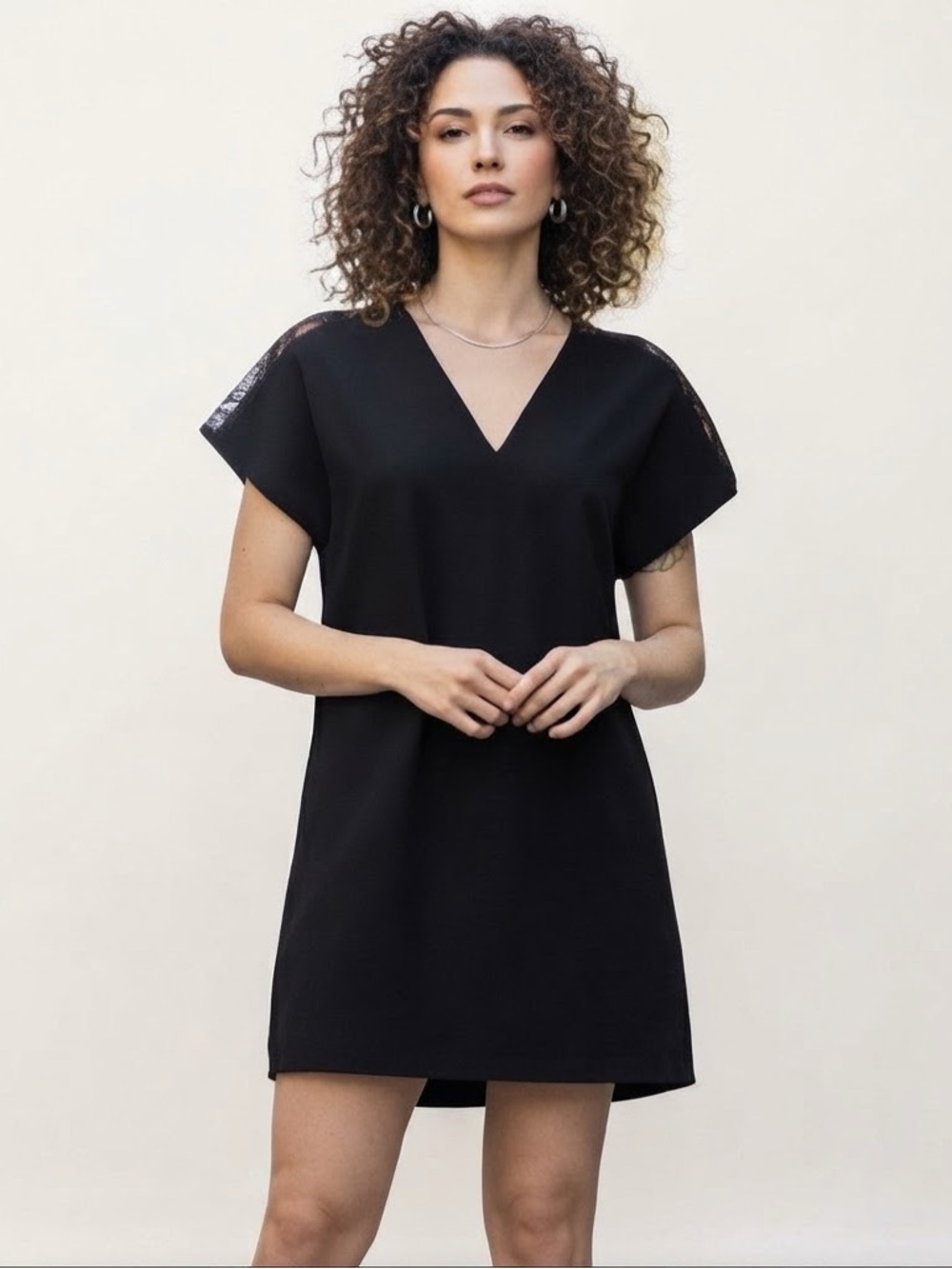 Alice + Olivia Sz S Black Relaxed Lace Details Mini Dress